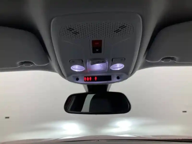 Peugeot 2008 puretech 130 s&amp;s eat8 — photo 21
