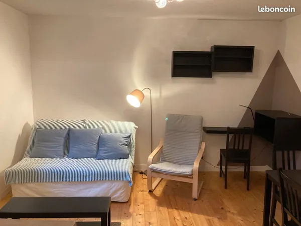 Idéal étudiant, T1bis avec jardin privé, proche gare des Charentes