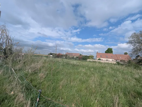Terrain constructible 3 425 m² — Rémérangles