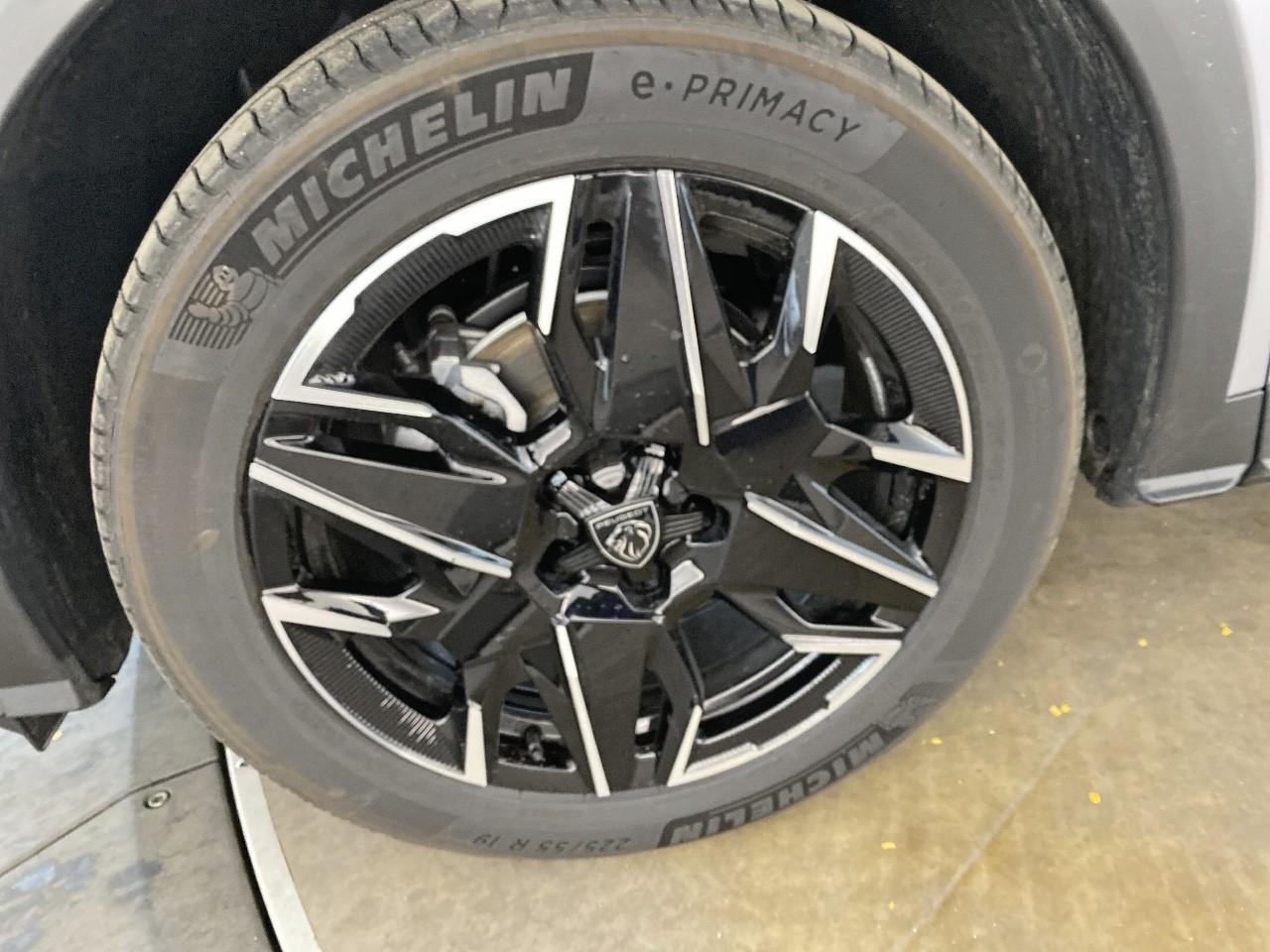 Peugeot 3008 hybrid 145 e-dcs6 allure — photo 11