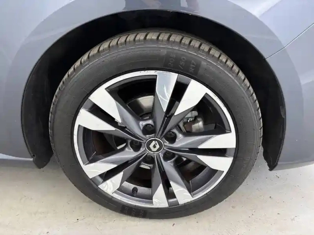 Renault Megane mégane iv berline tce 140 energy — photo 30