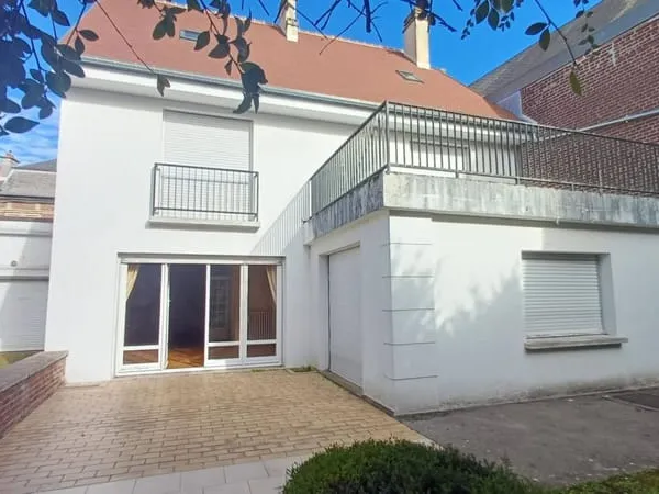 MAISON CENTRE VILLE NOYON
