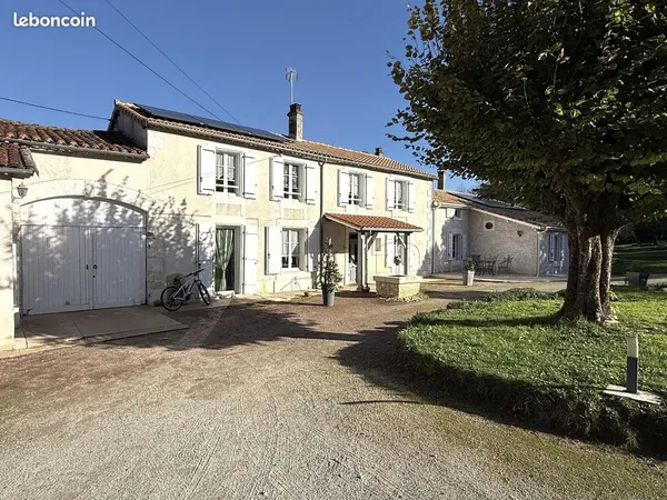 Maison 6 pièces 222 m²