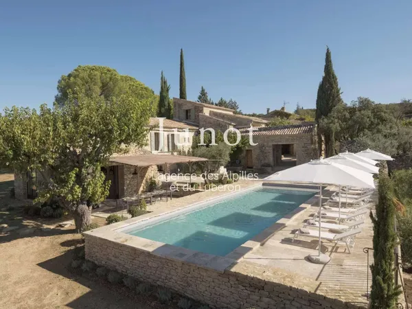 Maison 12 pièces 423 m²