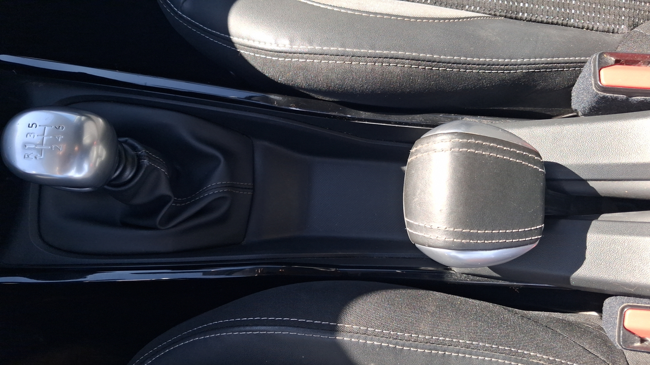 Peugeot 2008 PureTech 110ch S&amp;S BVM6 — photo 70