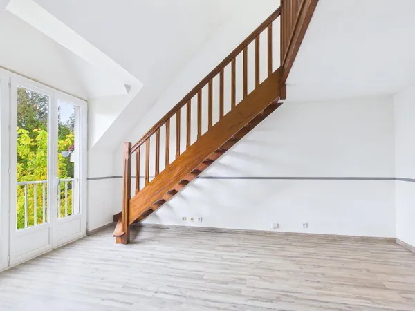 NEMOURS - APPARTEMENT 76 M² AVEC MEZZANINE ET BOX FERMÉ