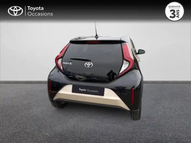 Toyota Aygo x 1.0 vvt-i 72ch design s-cvt — photo 19