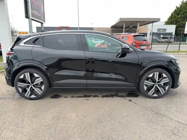 Renault Megane e-tech 220 ch autonomie confort gsr2 — photo 51
