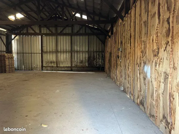 Location bâtiment de stockage