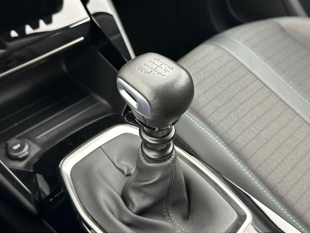 Peugeot 208 puretech 100 s&s bvm6 allure — photo 30