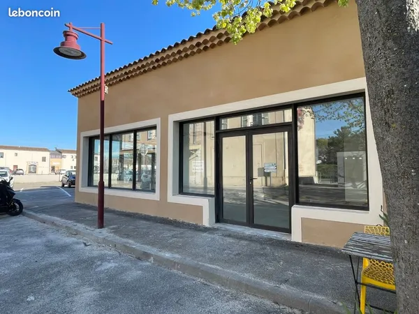 Local commercial 75 m² MAUBEC