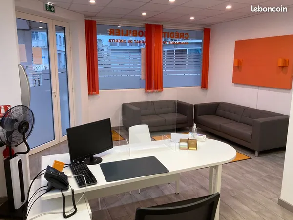 Local 70 m² - hypercentre Royan