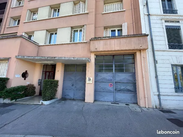 Local commercial 470 m²
