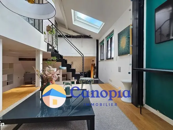 Loft 4 pièces 90 m²