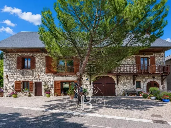 ANNECY NORD SILLINGY MAISON DE VILLAGE ANCIENNE FERME