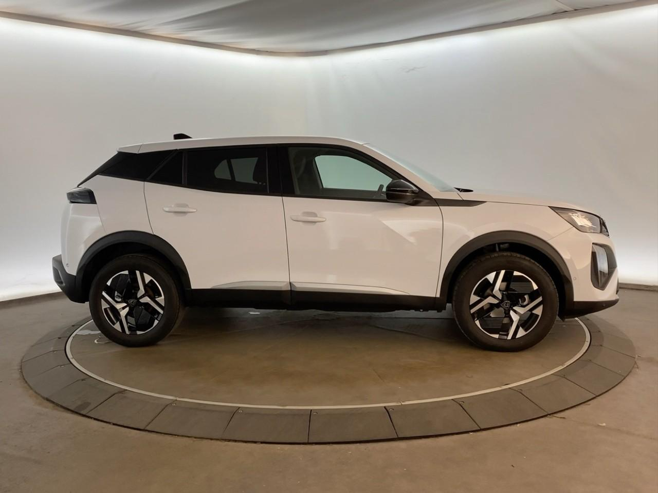 Peugeot 2008 turbo 100 ch bvm6 allure — photo 4