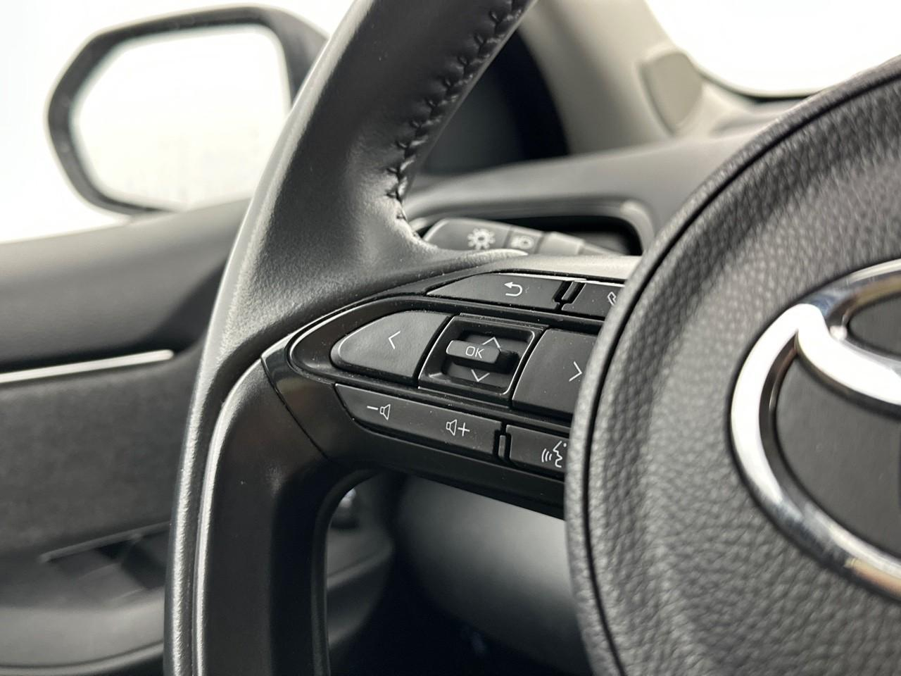 Toyota Yaris hybride 116h design — photo 17