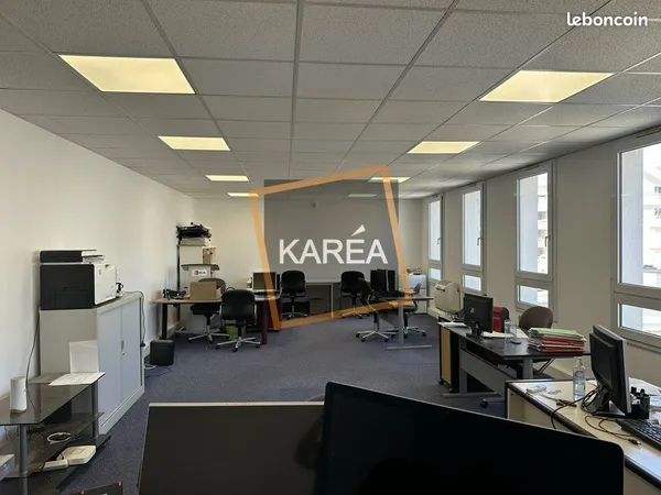 BUREAUX 57 m² BUSSY SAINT GEORGES