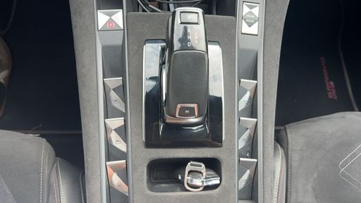 DS DS7 2.0 BlueHDi 180 EAT8 - Performance Line Plus – 2019 – 141642 km – Diesel – Boîte Automatique — photo 13