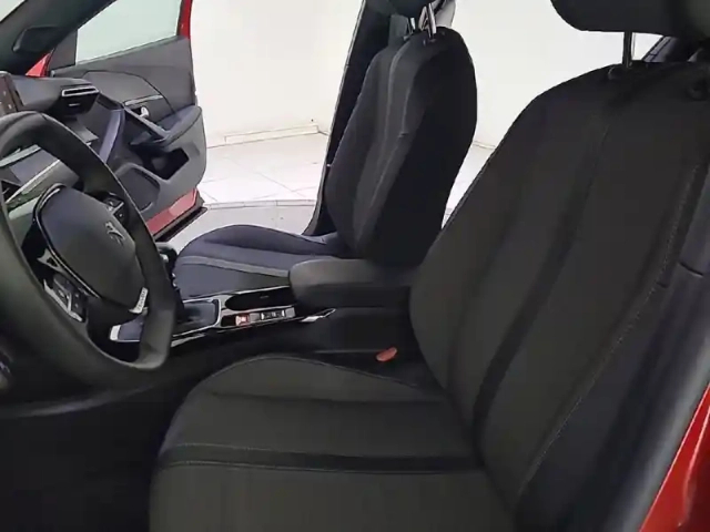 Peugeot 2008 puretech 130 s&amp;s bvm6 — photo 11
