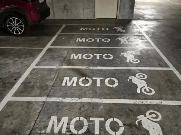 Parking moto sécurisé