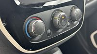 Renault Captur 0.9 TCe 90ch Business - 19 — photo 15