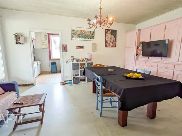 CHARMANTE MAISON PROCHE COMMERCES ET SERVICES