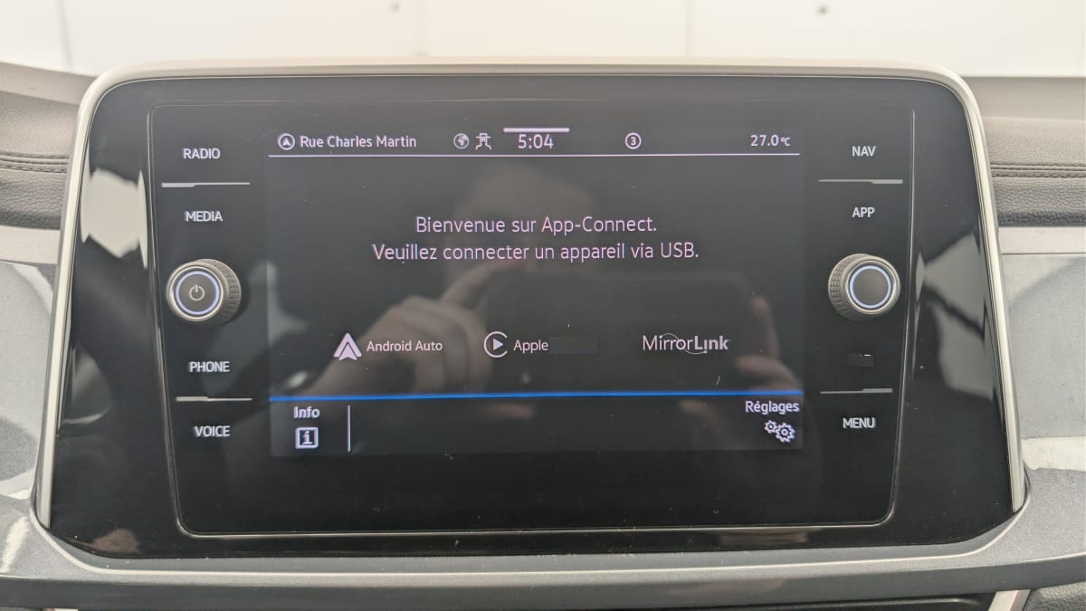 Volkswagen T-Roc — photo 17