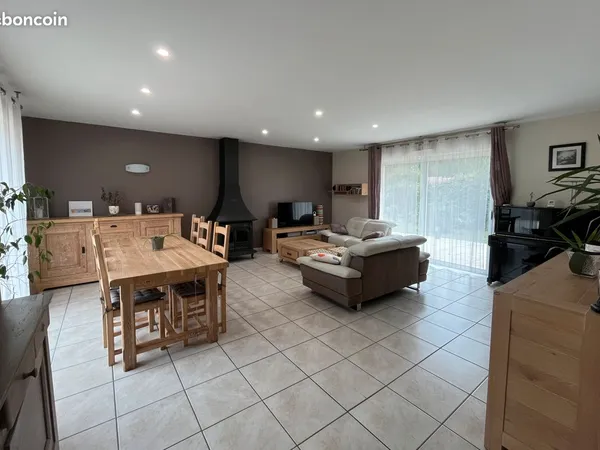 NIEUIL L'ESPOIR - Maison plain pied 3 chambres, terrain clos sans vis-à-vis