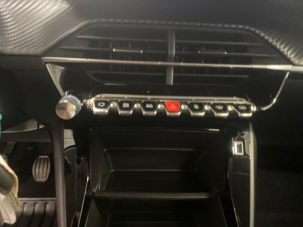 Peugeot 208 puretech 75 s&s bvm5 active — photo 24