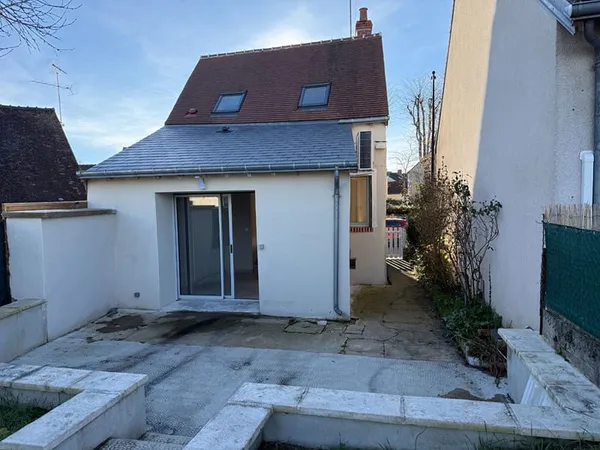 Maison quartier St Christophe 1 chambre, jardin, cave