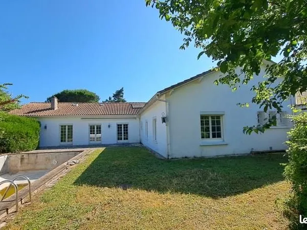 Maison 7 pièces 224 m²