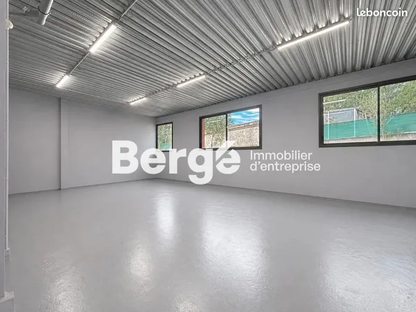 Local industriel 80 m²