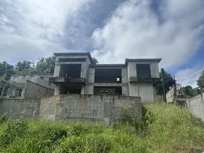 Le Francois - Villa Atypique avec Vue Panoramique et Terrain Piscinable - 279 000 € FAI