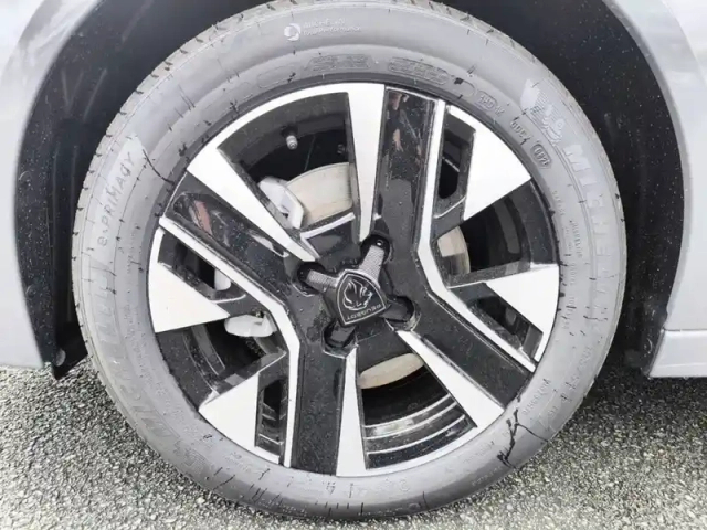 Peugeot 208 hybrid 110 ch e-dcs6 — photo 13