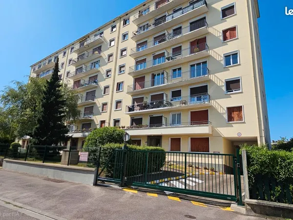 Appartement T2 48m² calme & lumineux secteur Troyes Lombards