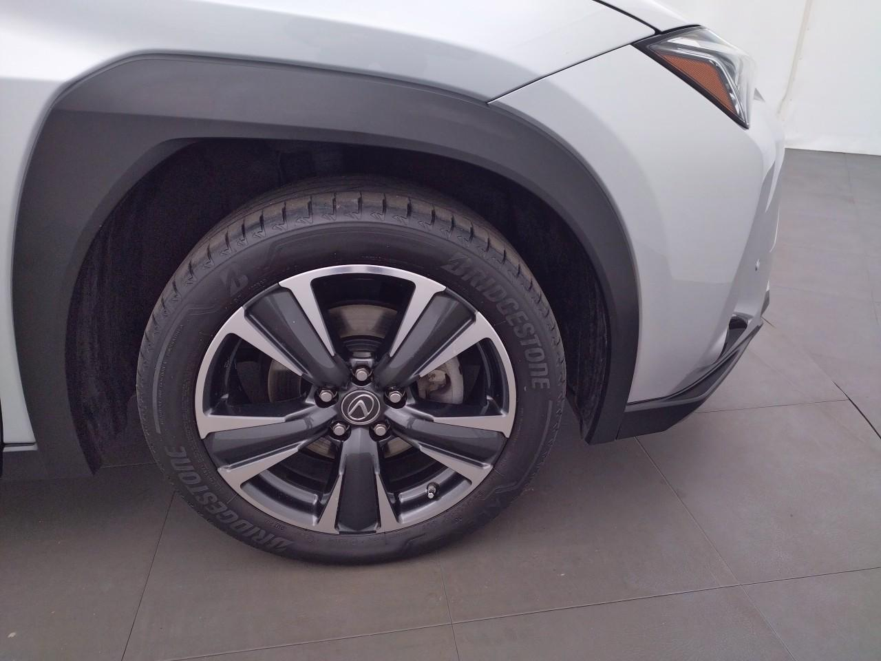 Lexus Ux 250h 2wd f sport — photo 27