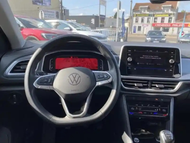 Volkswagen T-Roc 1.5 tsi evo 150ch style — photo 15