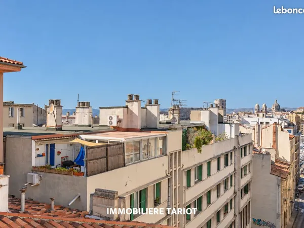 Studio 1 pièce 13 m²