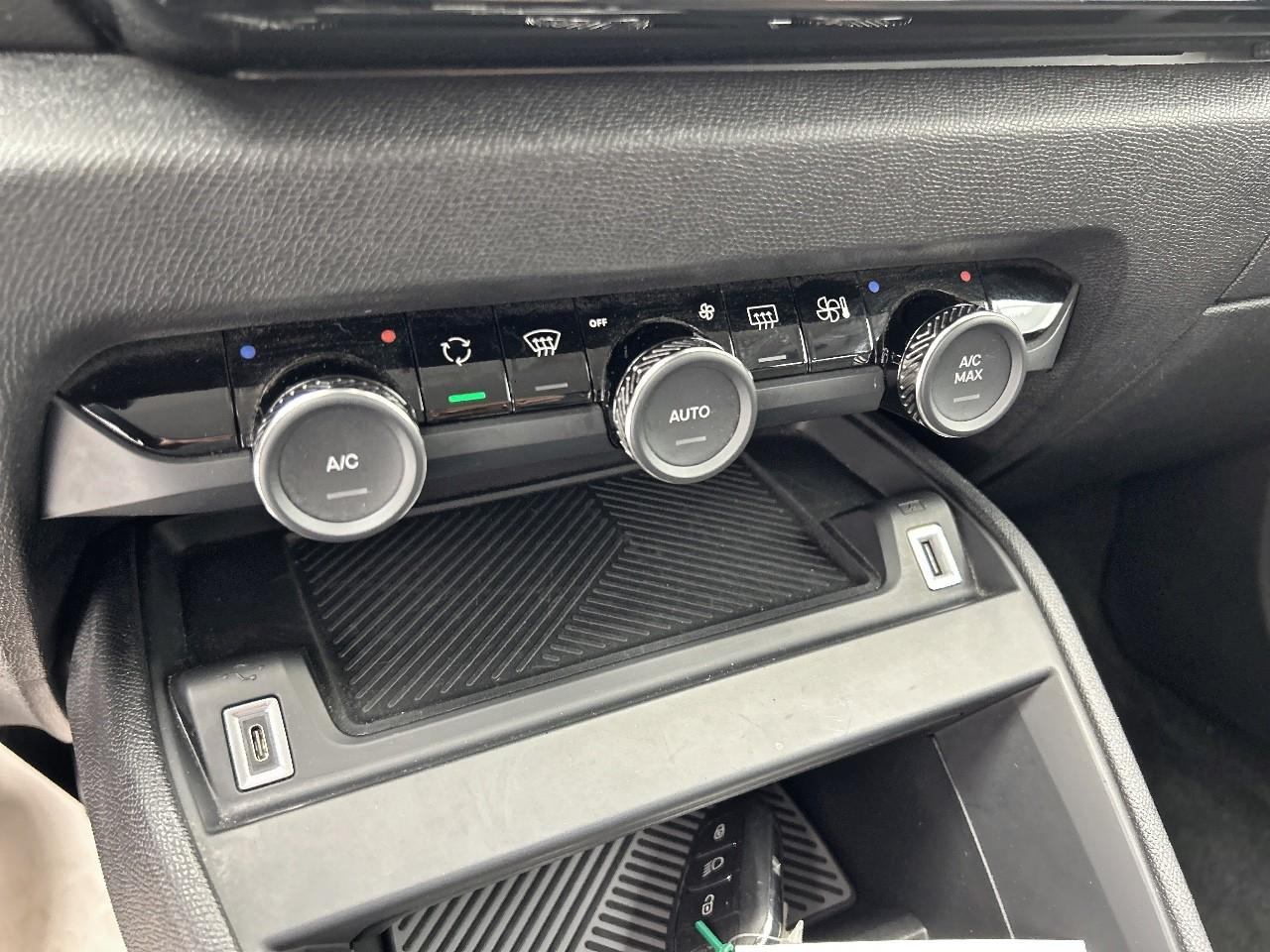 Citroën C4 bluehdi 130 eat8 plus — photo 27