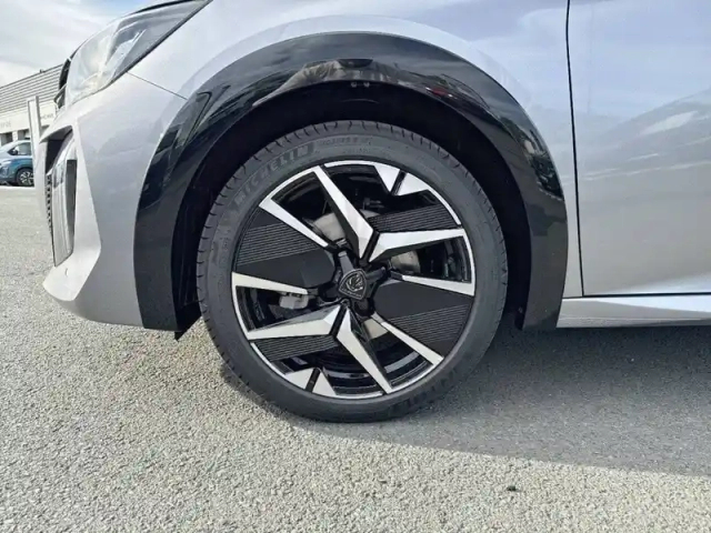 Peugeot 208 hybrid 110 e-dcs6 — photo 13