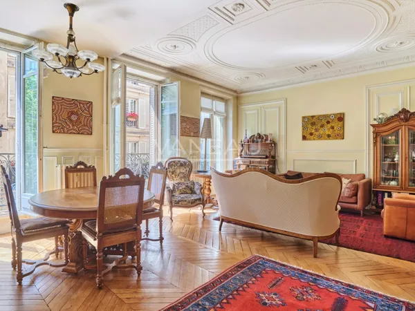 Paris VIIIe - Saint Augustin - Superbe appartement haussmannien