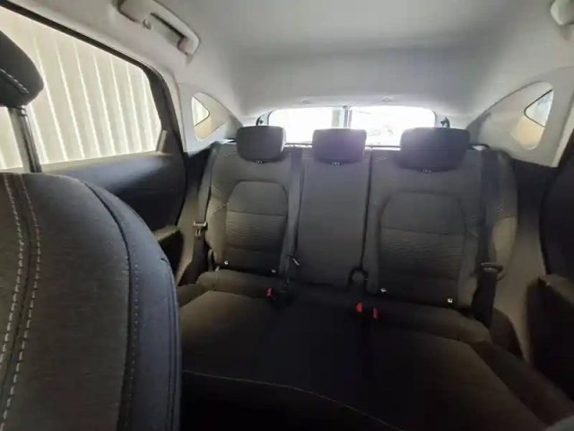 Renault Captur tce 90 - 21 — photo 4