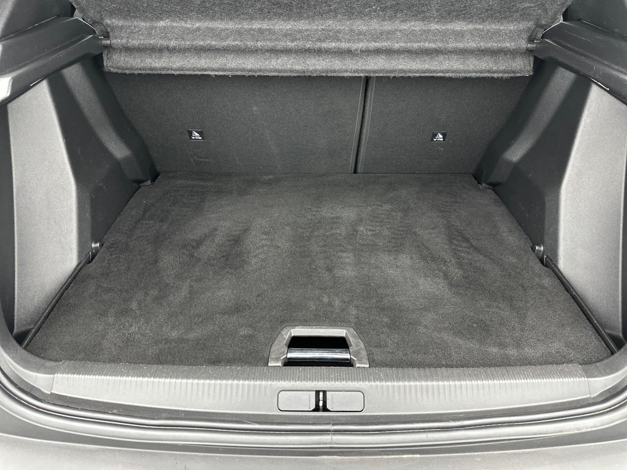Peugeot 2008 puretech 130 s&s eat8 allure — photo 6