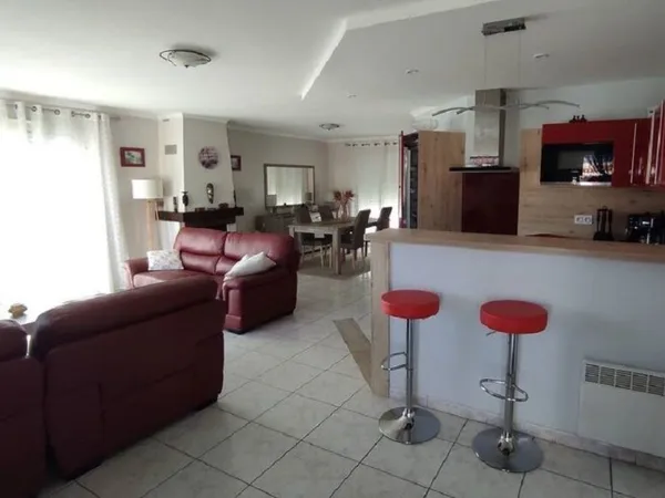 maison plain-pied 4 pièces de 86m² entièrement rénovée