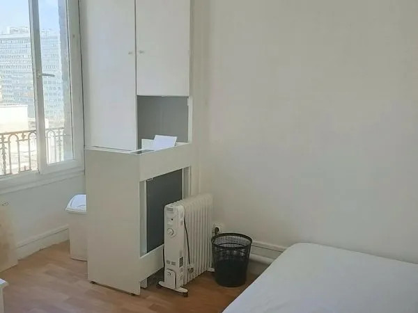 Studette 15 m2 meublée clichy 455euros TCC