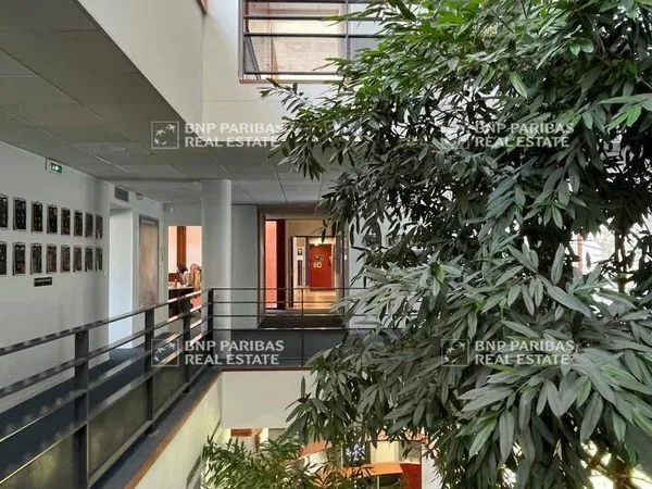 Bureaux 3828 m²