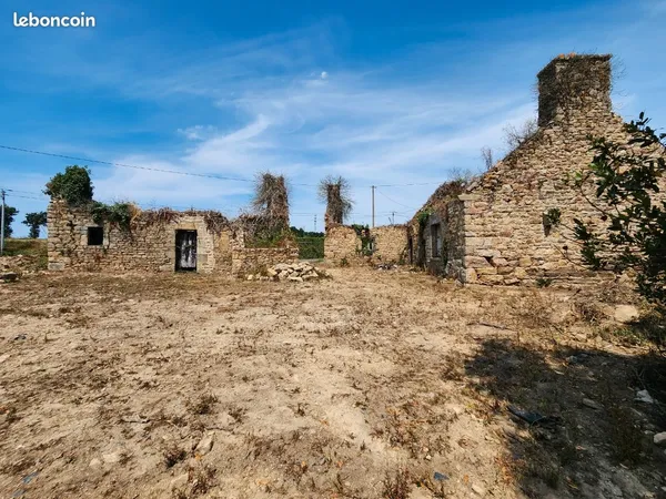 A vendre ancien corps de ferme