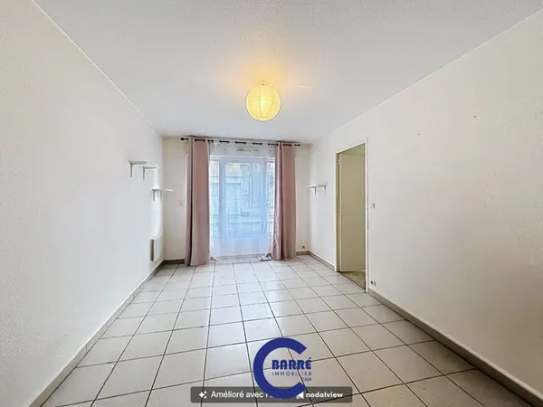 CAEN Rue Caponière : appartement 2 pièces de 31.42 m2 avec parking