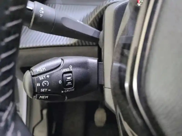 Peugeot 208 puretech 100 s&amp;s bvm6 — photo 43